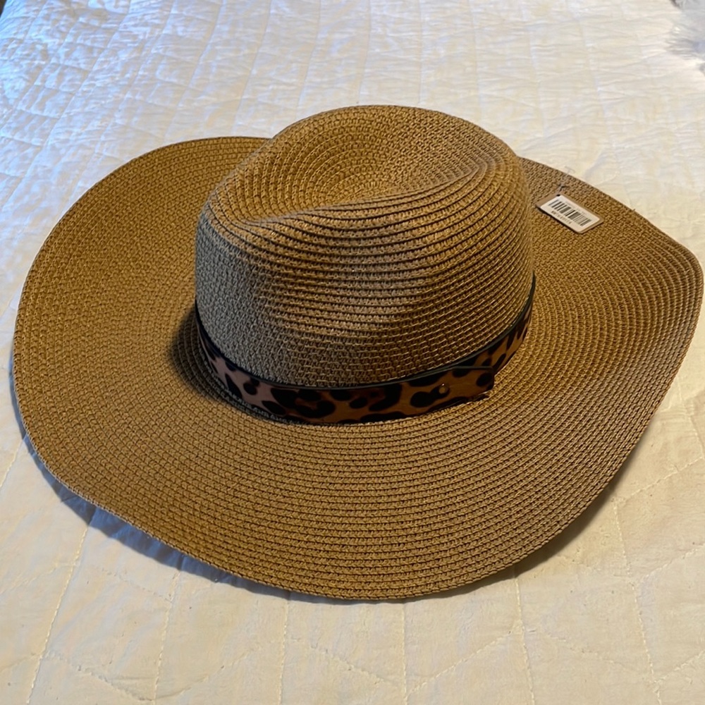 NWT Leopard belted straw hat